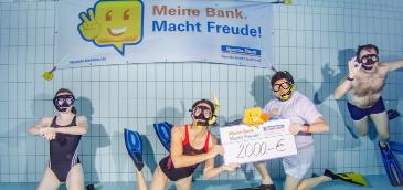 Spendenübergabe an SCS Schwimmclub Schwalbach e.V. 